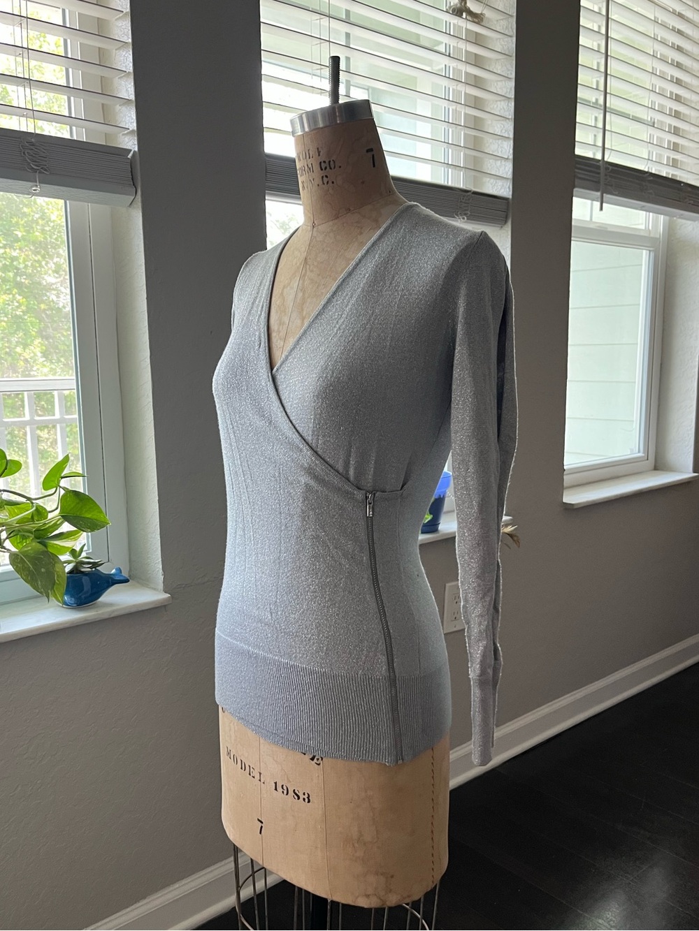 Silver V-Neck Wrap Sweater with Side Zip Cache size small y2k